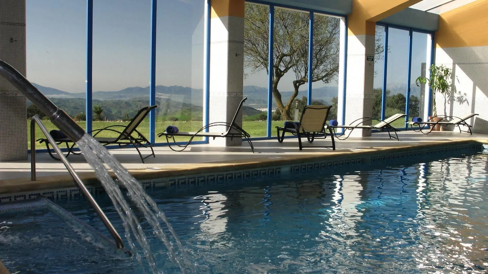 Hotel Fuente Del Sol Antequera 4*,